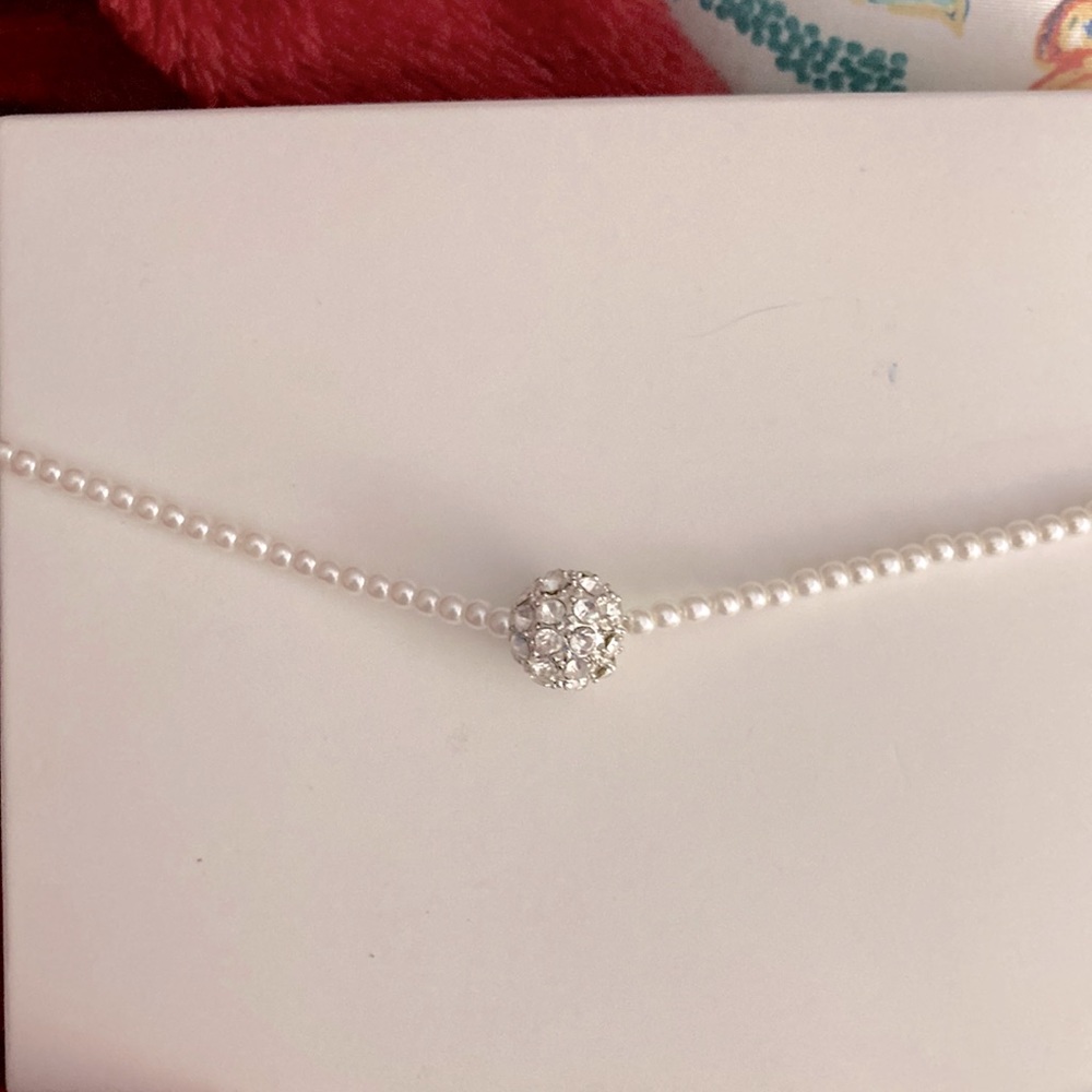 Claire’s Pearl Choker